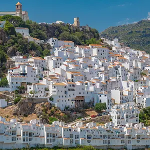https://stylish-3-bed-house-with-patio-roof-terrace-communal.es-andalucia.com