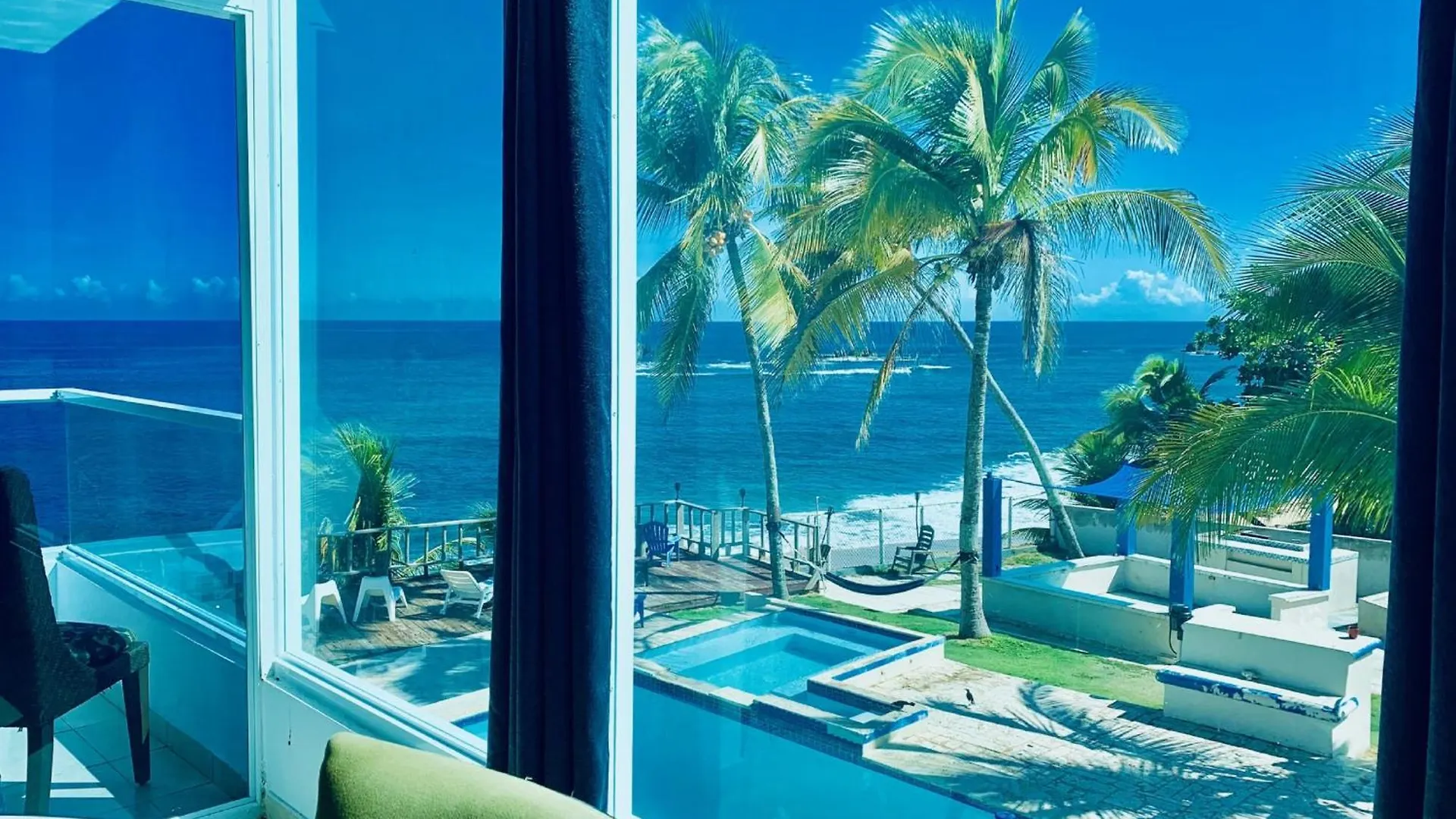 Ventana Al Atlantico At Arecibo 681 Ocean Drive Islote