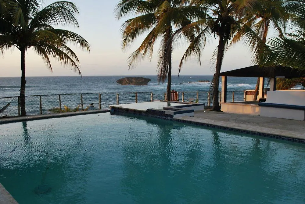 Ventana Al Atlantico At Arecibo 681 Ocean Drive Daire Islote 0*,